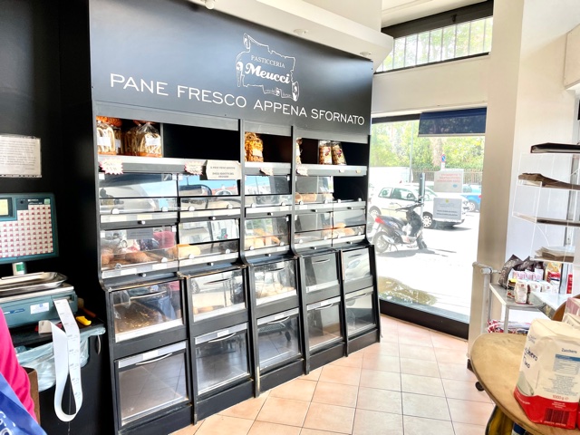 Milano – Via Santa Rita da Cascia: ottimo negozio in posizione strategica!