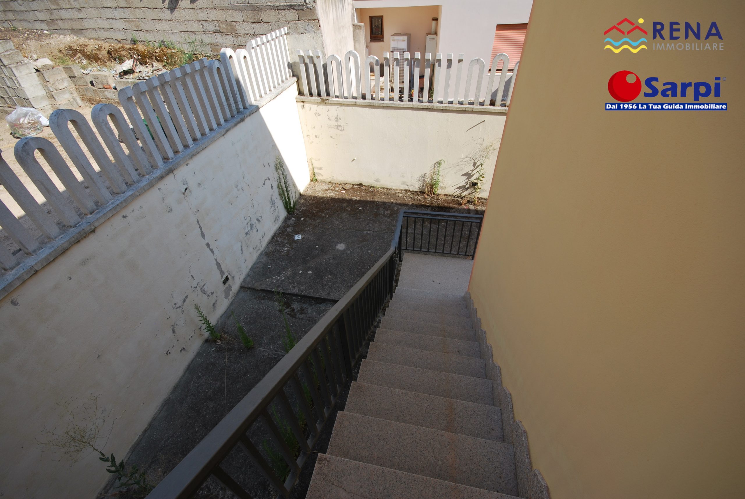 Ampio appartamento al primo piano con cortile – Badesi Ampio appartamento al primo piano con cortile – Badesi