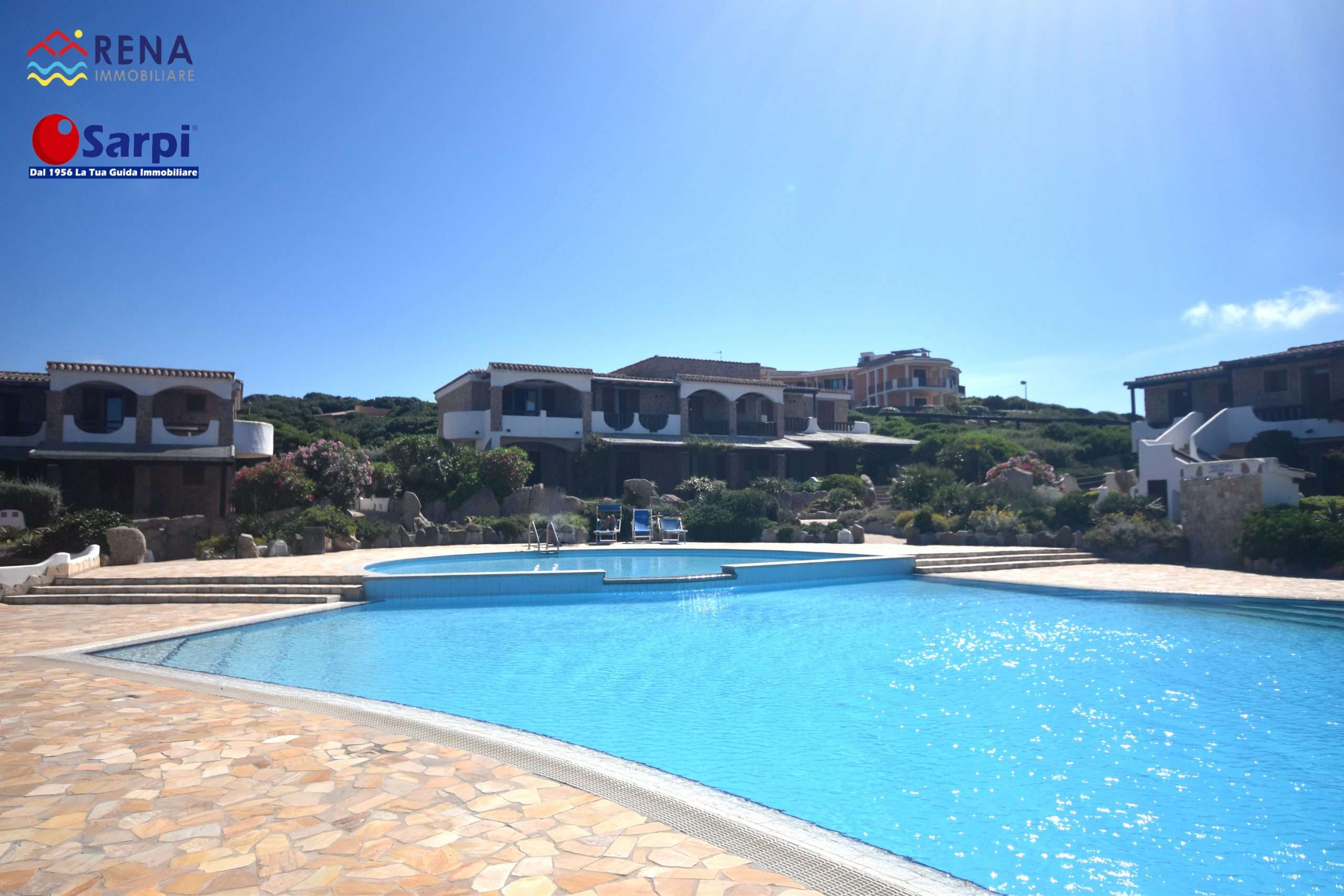 Bellissima villetta terra-cielo in residence con piscina – Santa Teresa Gallura