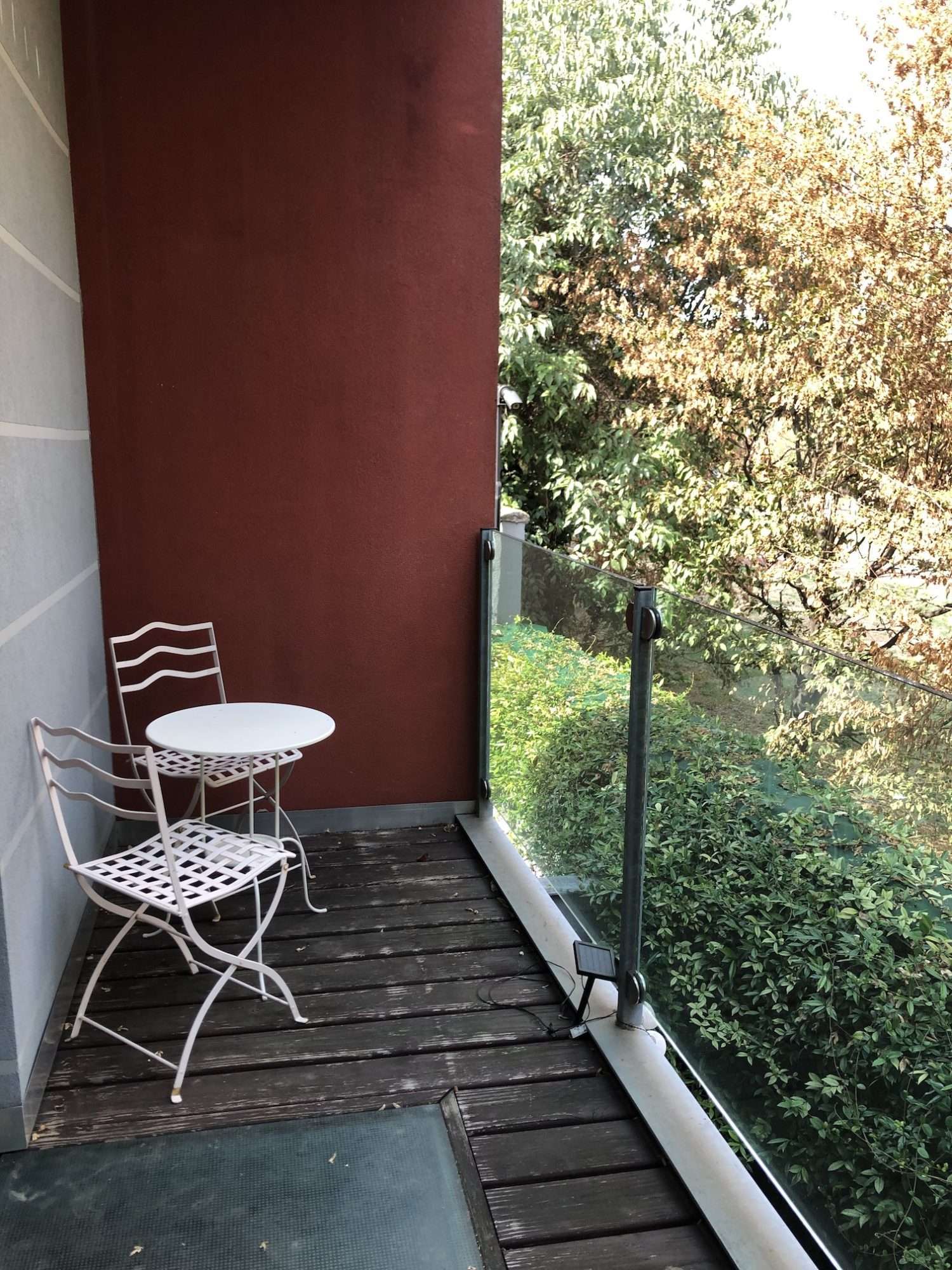 Vendesi loft con terrazzo via Caracciolo, Milano.