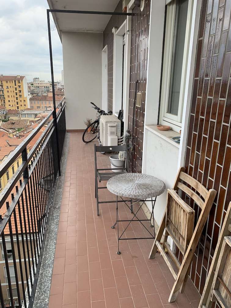 Affittasi Bilocale con terrazzo in Porta Genova, Milano.