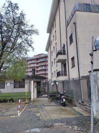 MILANO – ZONA OSPEDALE SACCO VENDESI TRE LOCALI CON BOX E CANT 300 MM DALL’OSPEDALE SACCO VENDESI 3 LOCALI CON DOPPI SERVIZI MILANO – ZONA OSPEDALE SACCO VENDESI TRE LOCALI CON BOX E CANT 300 MM DALL’OSPEDALE SACCO VENDESI 3 LOCALI CON DOPPI SERVIZI