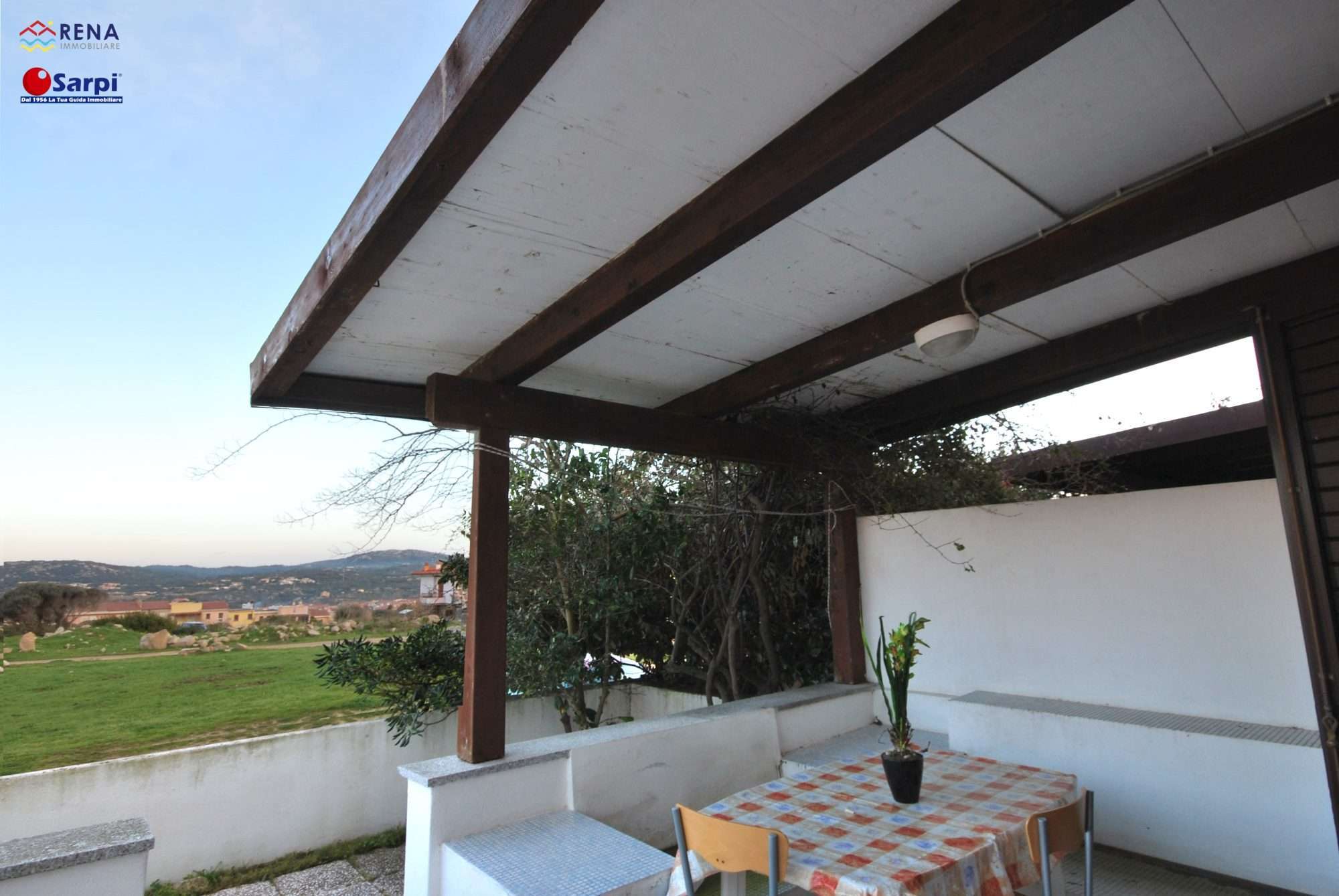 Interessante bilocale con veranda coperta – Santa Teresa Gallura
