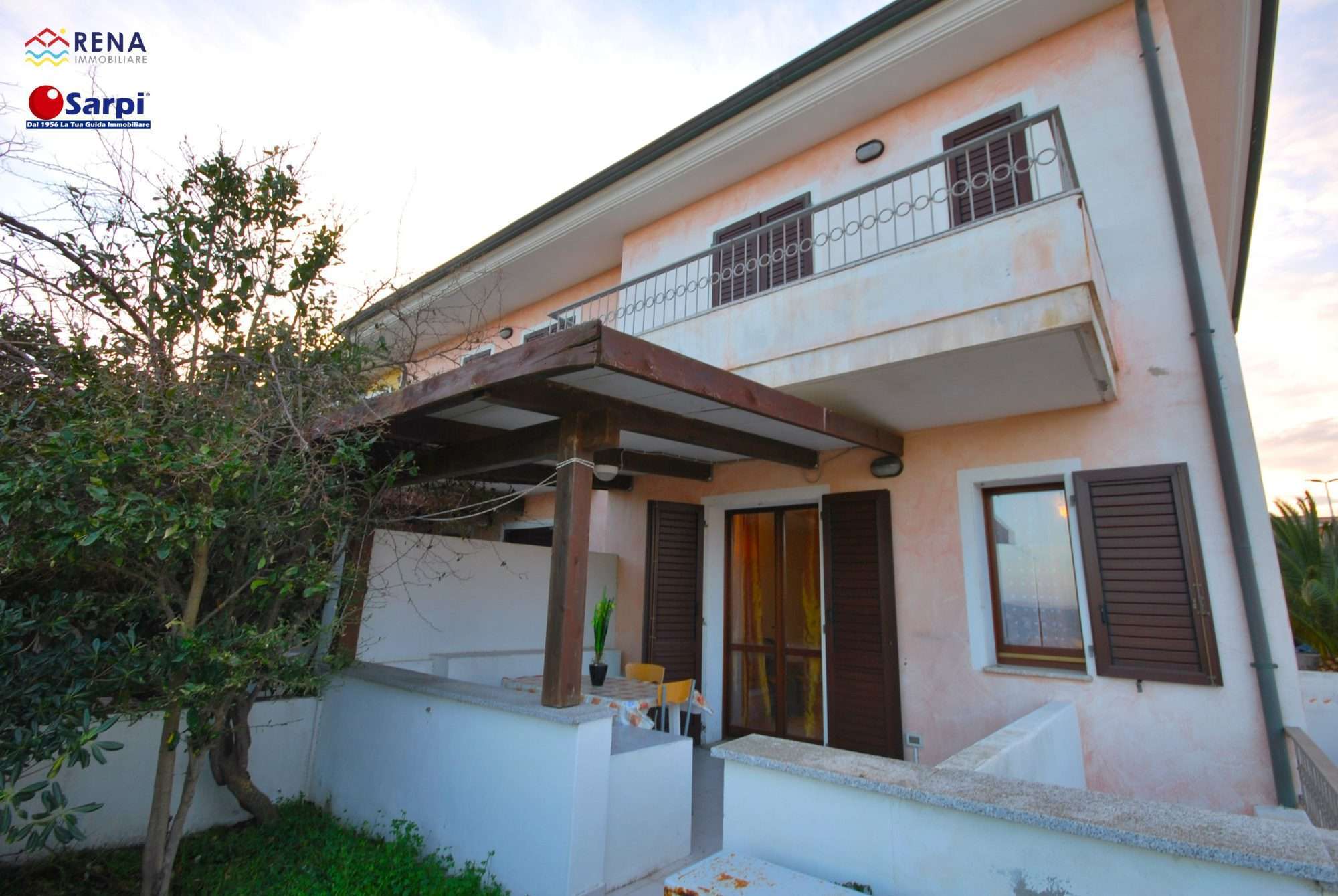 Interessante bilocale con veranda coperta – Santa Teresa Gallura