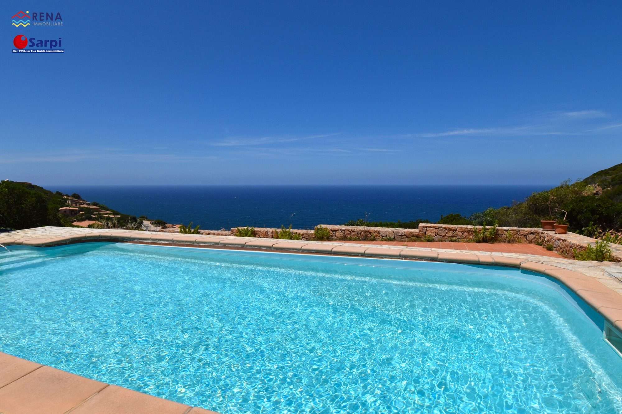 Bellissima villetta con vista mare e piscina condominiale – Costa Paradiso
