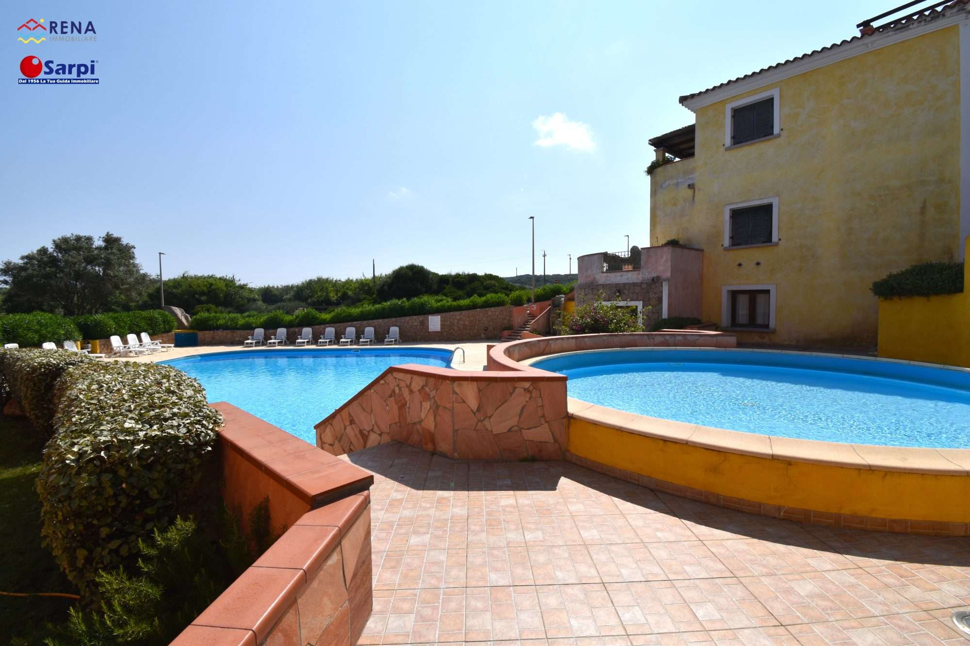 Interessante trilocale in residence con piscina – Santa Teresa Gallura
