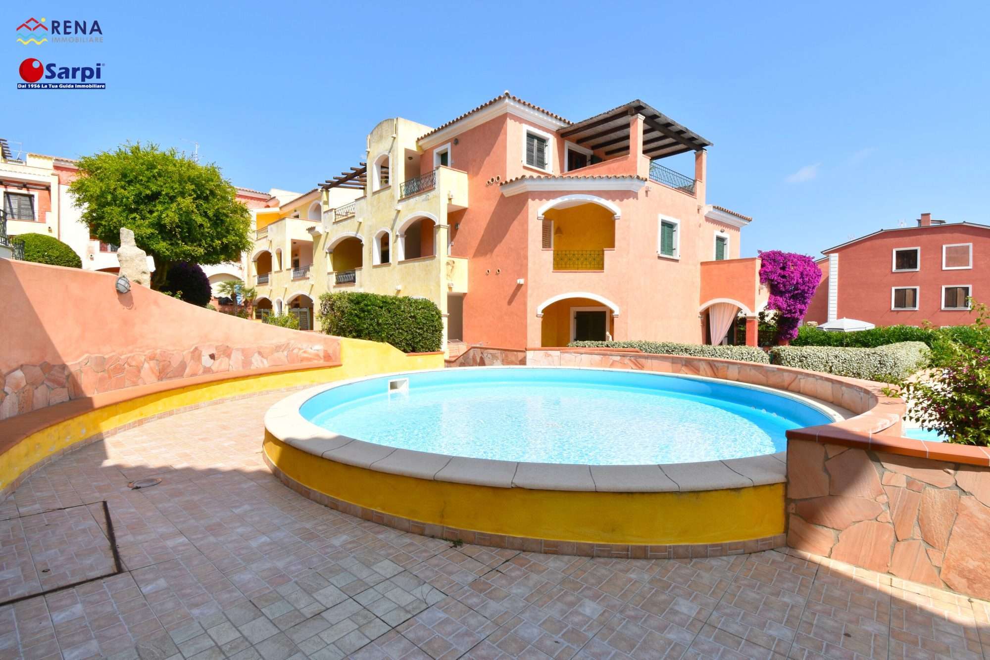 Interessante trilocale in residence con piscina – Santa Teresa Gallura