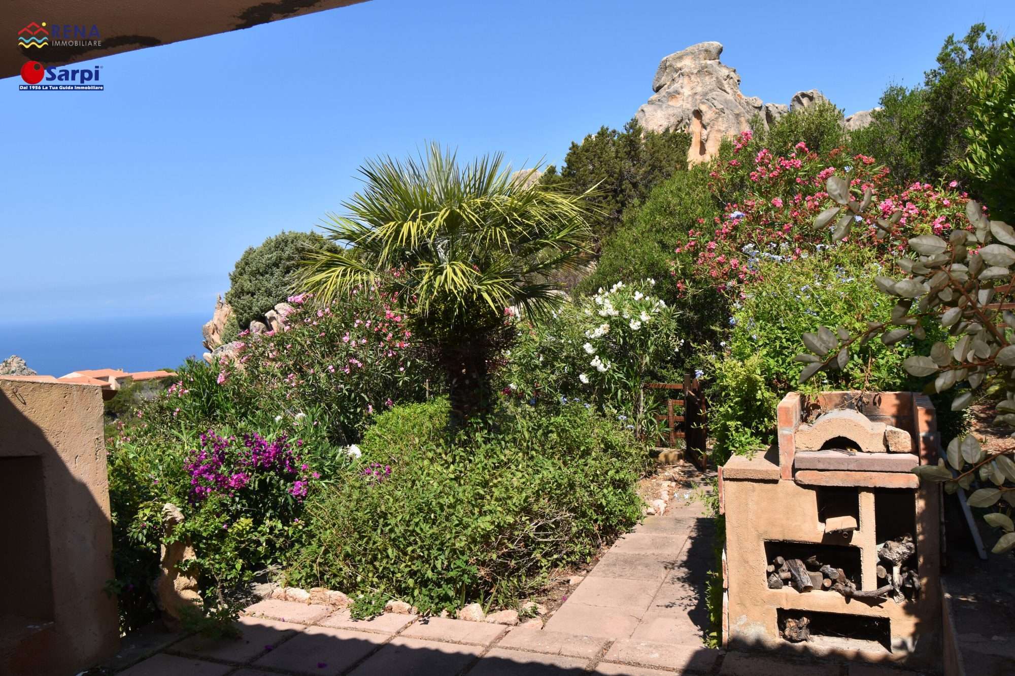 Interessante villetta con vista mare e giardino privato – Costa Paradiso