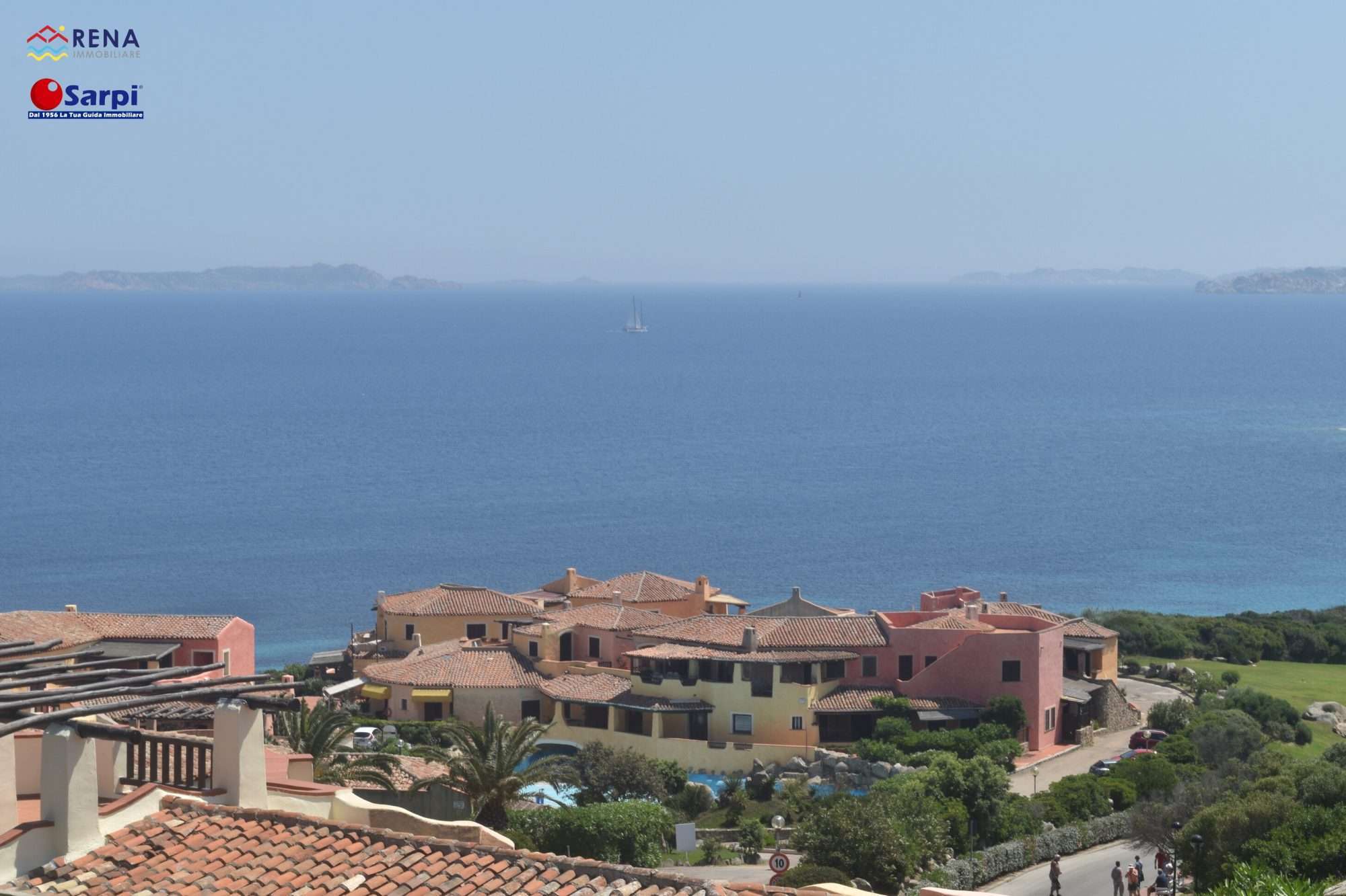 Interessante bilocale con terrazzo a pochi passi dal mare – Santa Teresa Gallura
