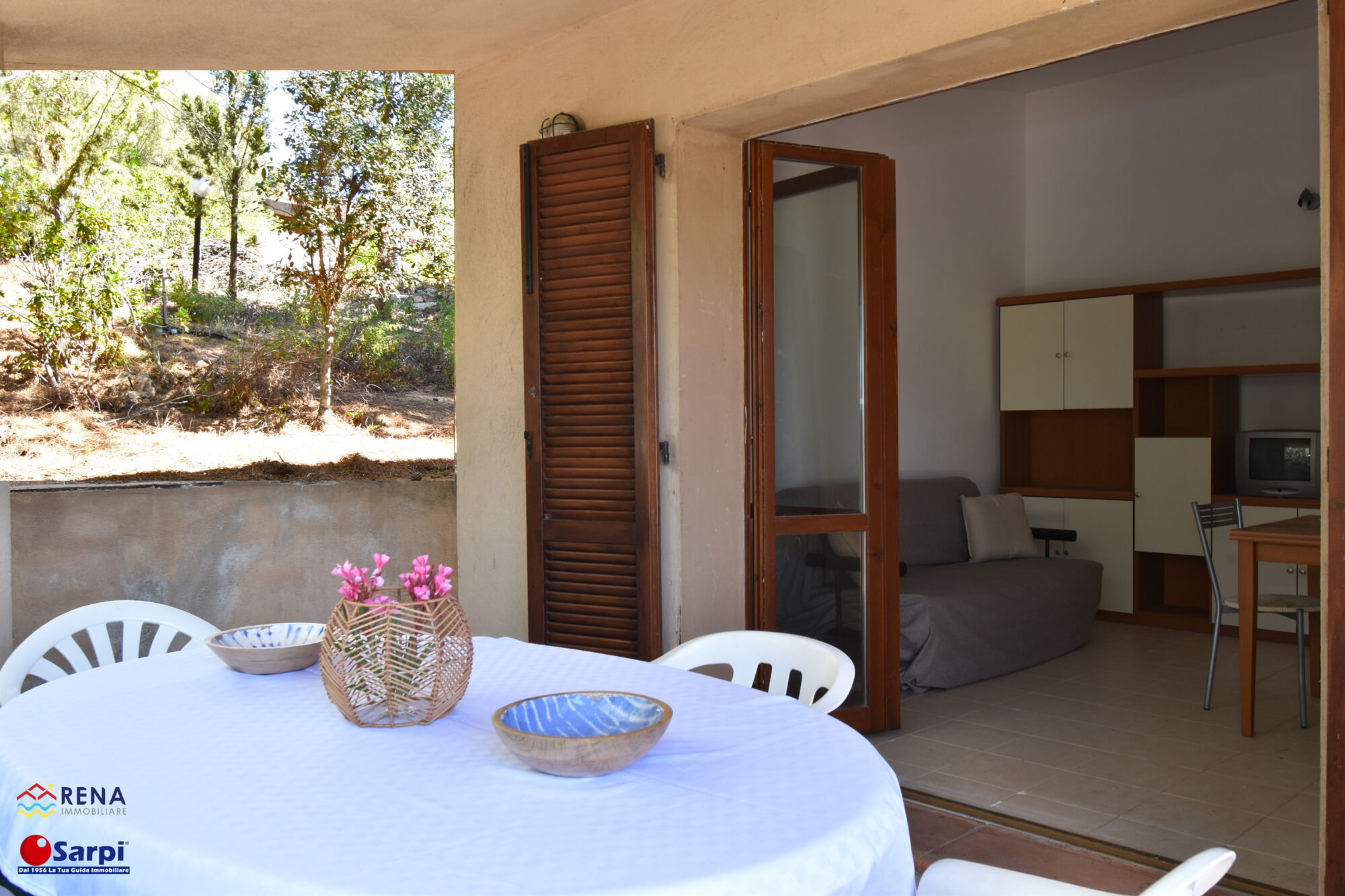 Interessante villetta con veranda e giardino privato – Costa Paradiso