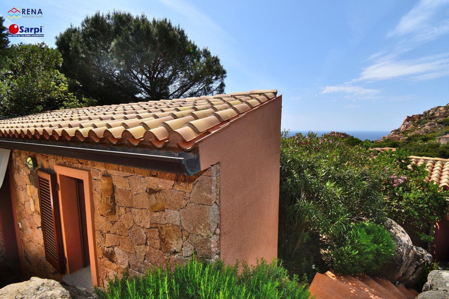 Bellissima villetta con vista mare e piscina condominiale – Costa Paradiso