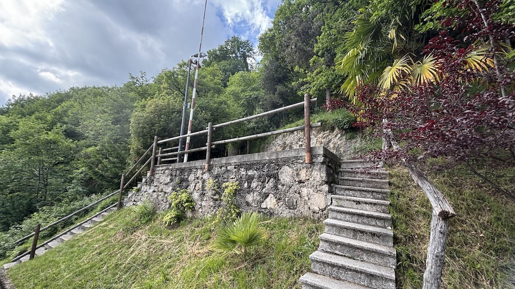 Vendesi casa indipendente ad Alzano Lombardo (BG).