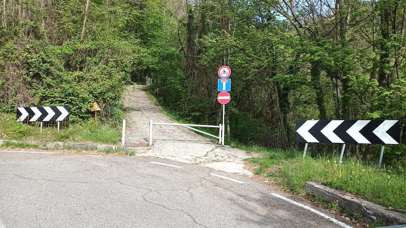 Vendesi casa indipendente ad Alzano Lombardo (BG).