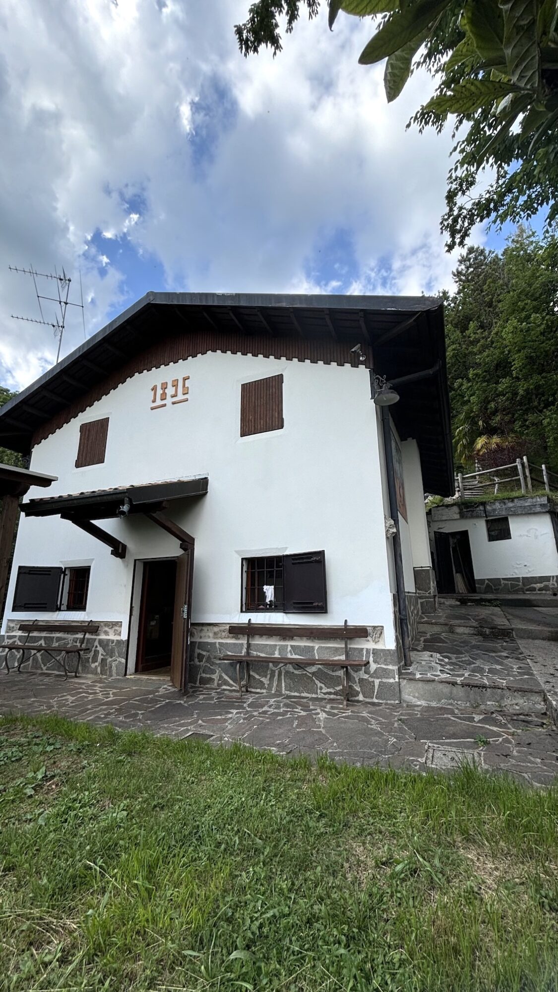 Vendesi casa indipendente ad Alzano Lombardo (BG).