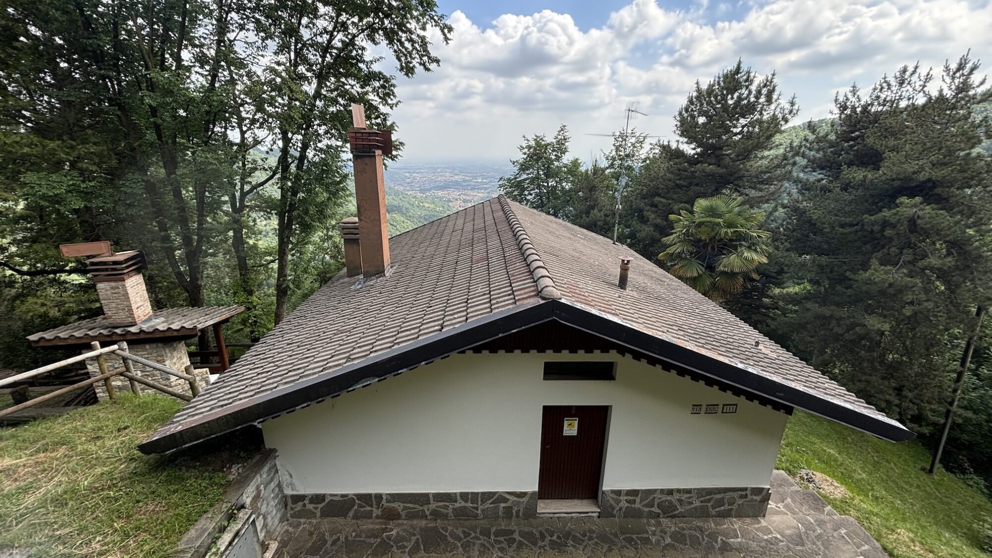 Vendesi casa indipendente ad Alzano Lombardo (BG).