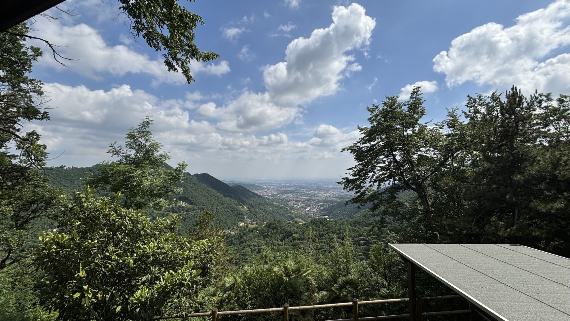 Vendesi casa indipendente ad Alzano Lombardo (BG).