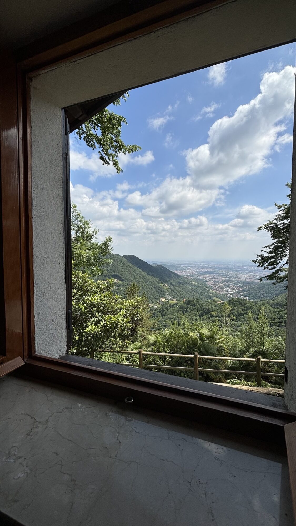 Vendesi casa indipendente ad Alzano Lombardo (BG).