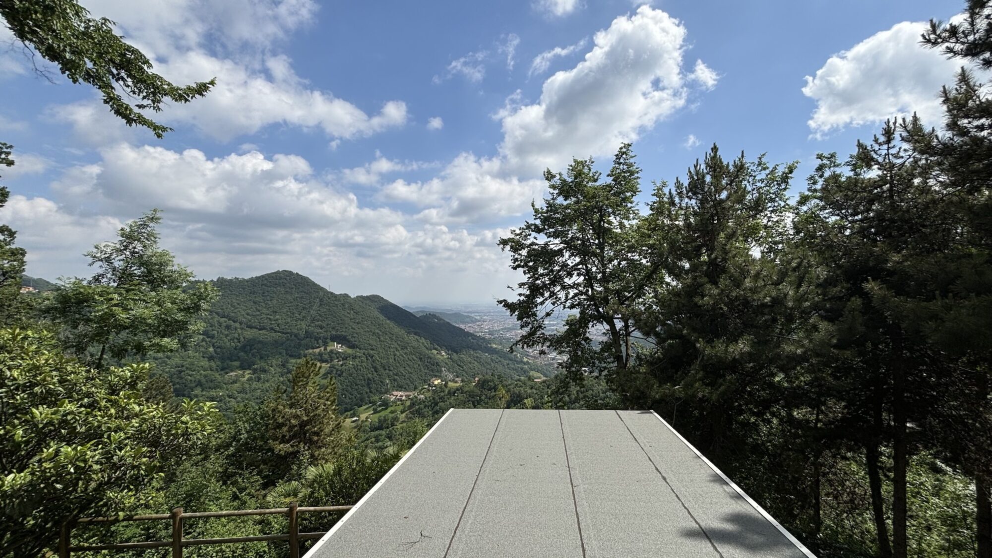 Vendesi casa indipendente ad Alzano Lombardo (BG).