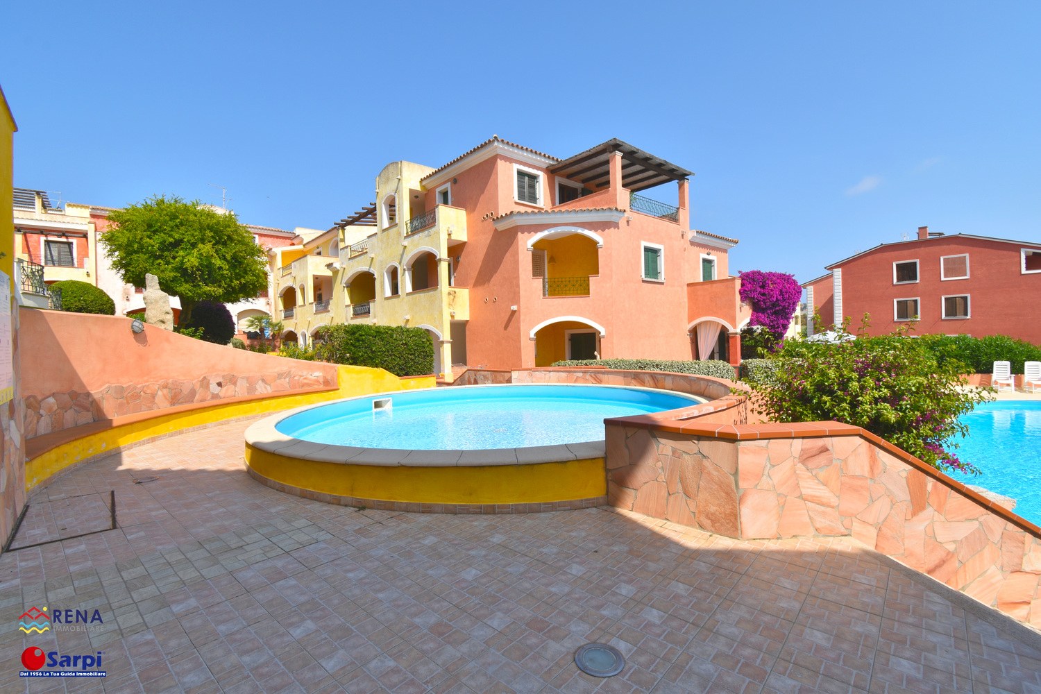 Interessante bilocale in residence con piscina – Santa Teresa Gallura