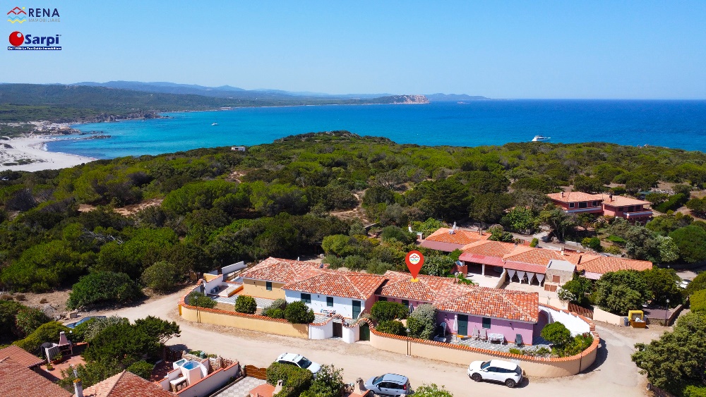 Interessante Villetta su due livelli con giardino – Santa Teresa Gallura