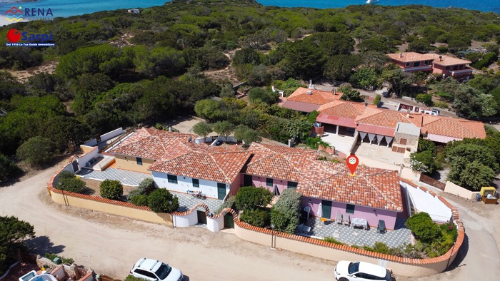 Interessante Villetta su due livelli con giardino – Santa Teresa Gallura