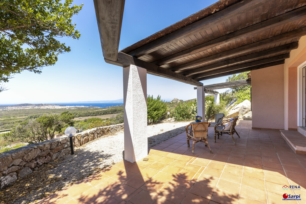 Villa indipendente con dependance e splendida vista mare – Santa Teresa Gallura