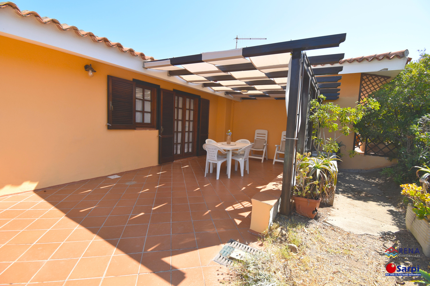 Interessante villetta con giardino e vista mare – Santa Teresa Gallura