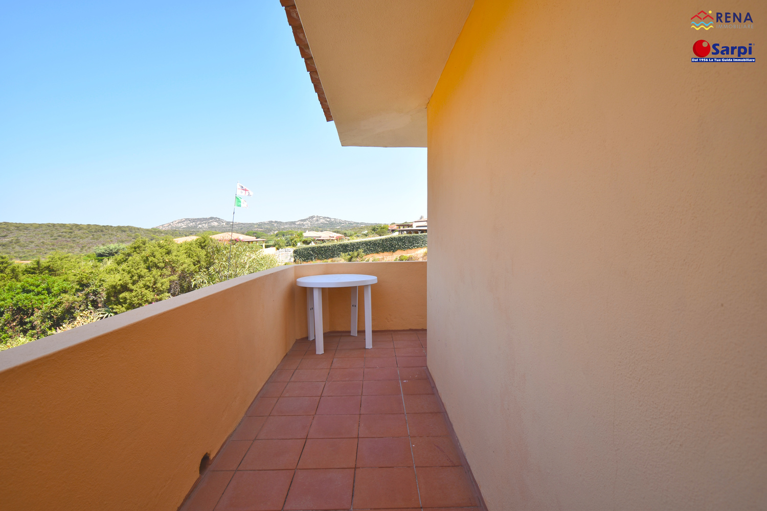 Interessante villetta con giardino e vista mare – Santa Teresa Gallura