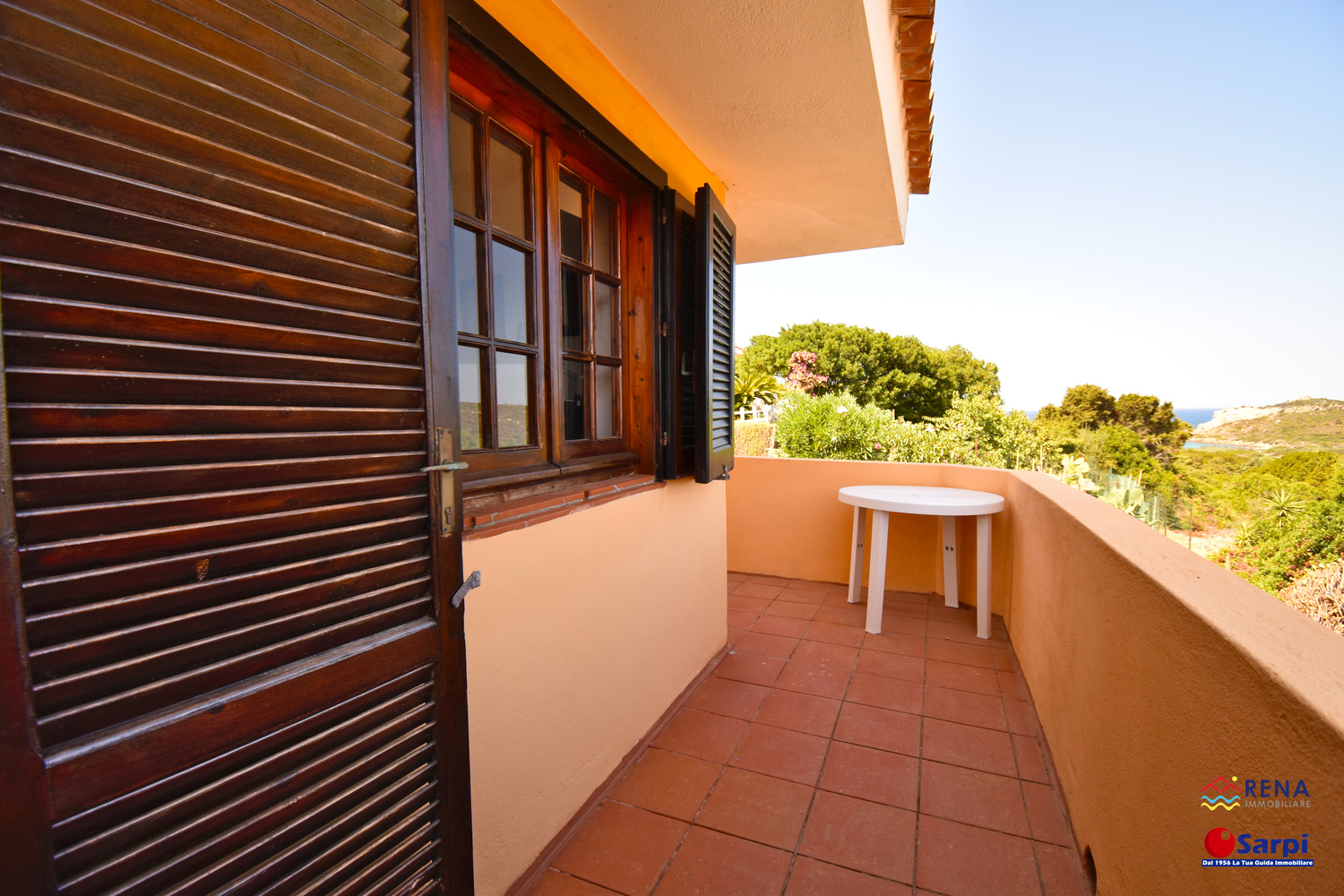 Interessante villetta con giardino e vista mare – Santa Teresa Gallura