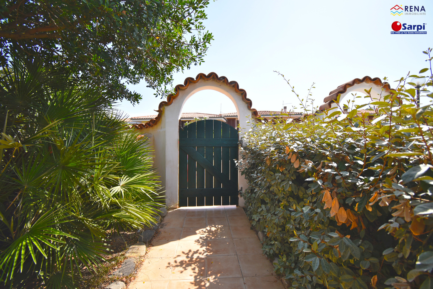 Interessante Villetta su due livelli con giardino – Santa Teresa Gallura