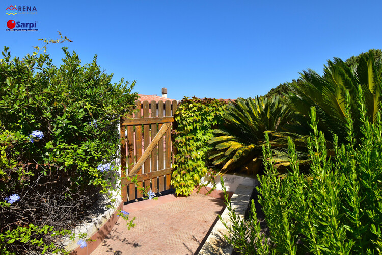 Interessante Villetta su due livelli con giardino – Santa Teresa Gallura