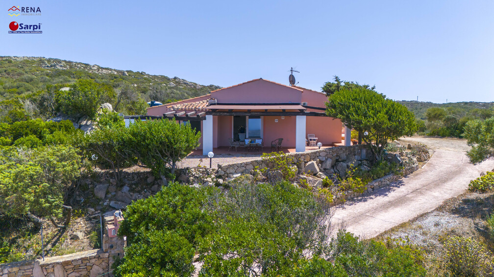 Villa indipendente con dependance e splendida vista mare – Santa Teresa Gallura