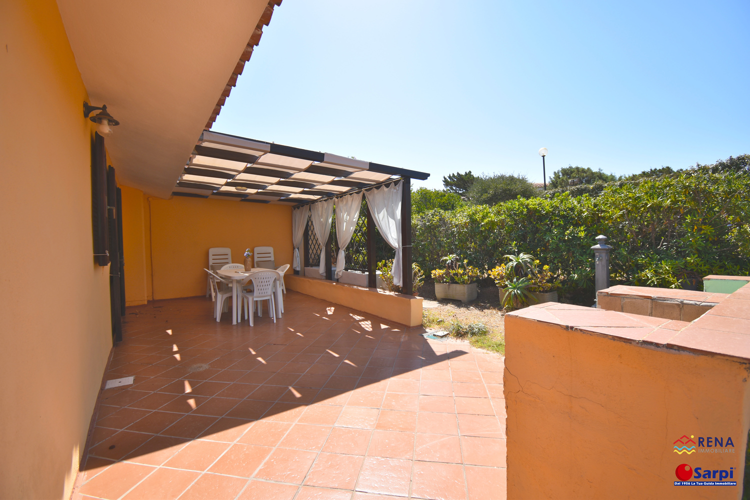 Interessante villetta con giardino e vista mare – Santa Teresa Gallura