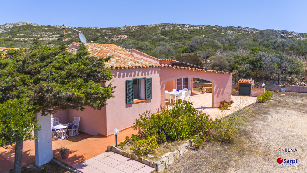 Villa indipendente con dependance e splendida vista mare – Santa Teresa Gallura