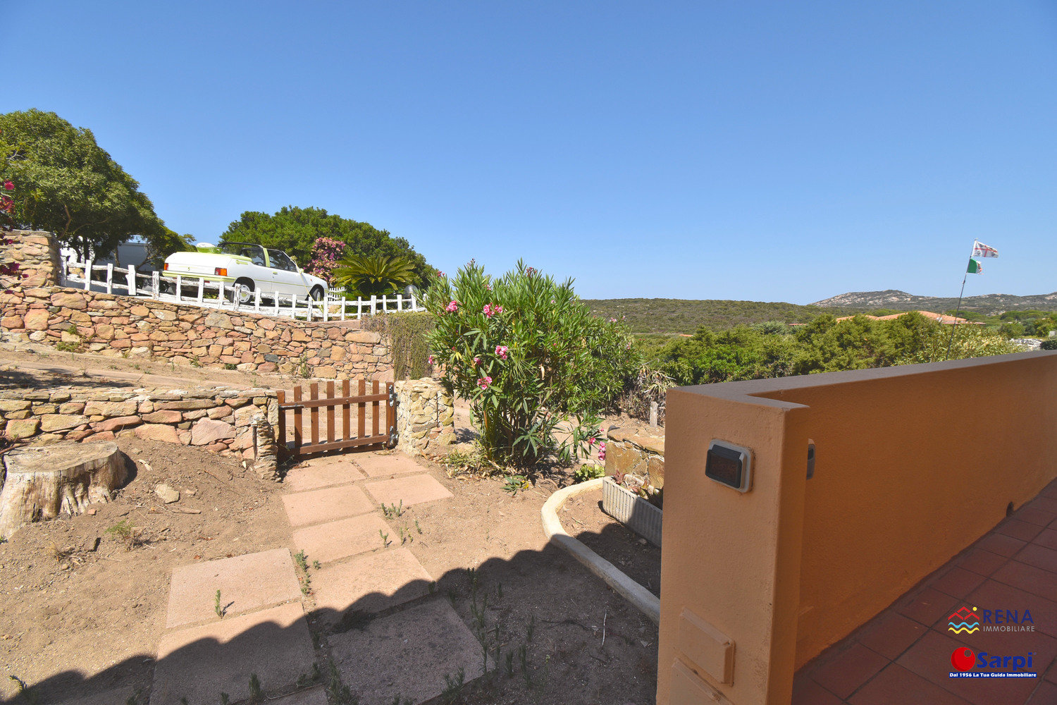 Interessante villetta con giardino e vista mare – Santa Teresa Gallura