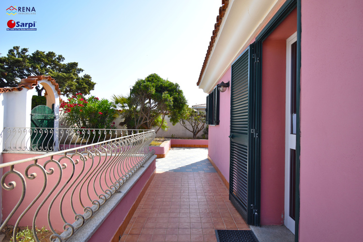 Interessante Villetta su due livelli con giardino – Santa Teresa Gallura