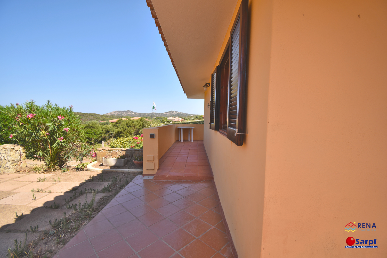 Interessante villetta con giardino e vista mare – Santa Teresa Gallura