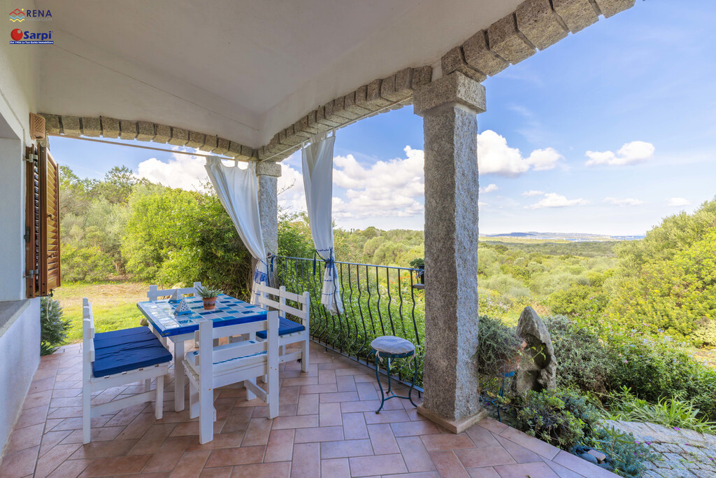 Villa indipendente con giardino e splendida vista mare – Palau