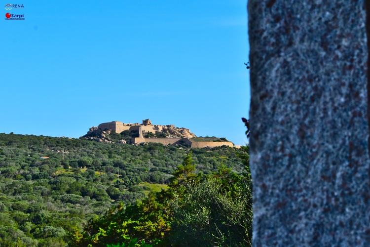 Villa indipendente con giardino e splendida vista mare – Palau