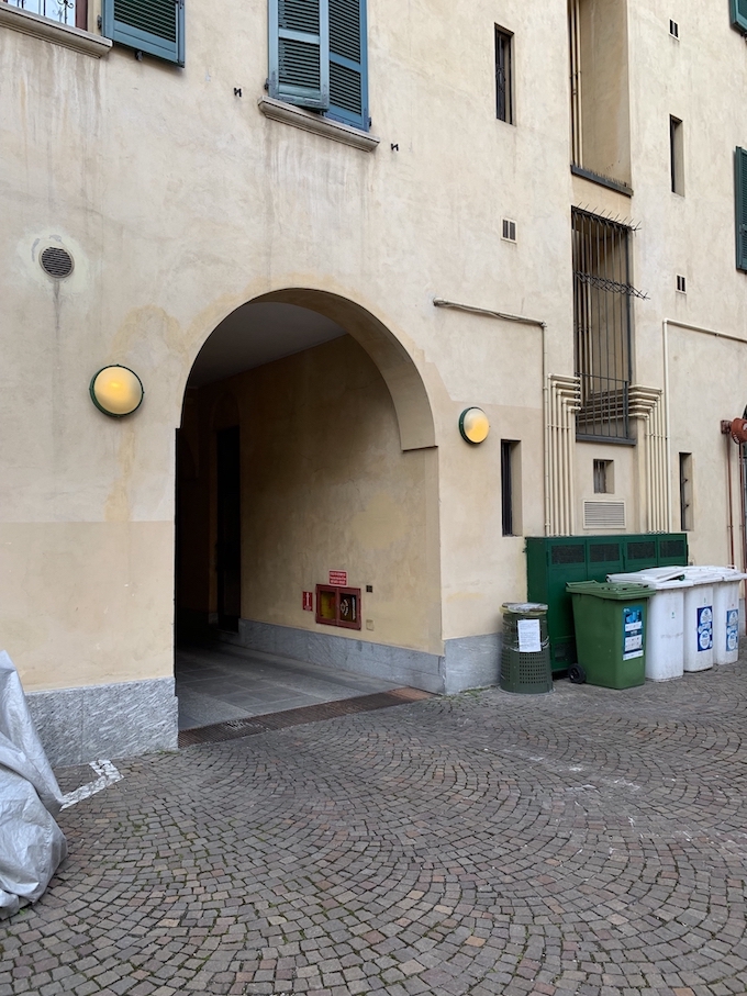 Affittasi posto auto meccanizzato zona Melchiorre Gioia, Milano.  