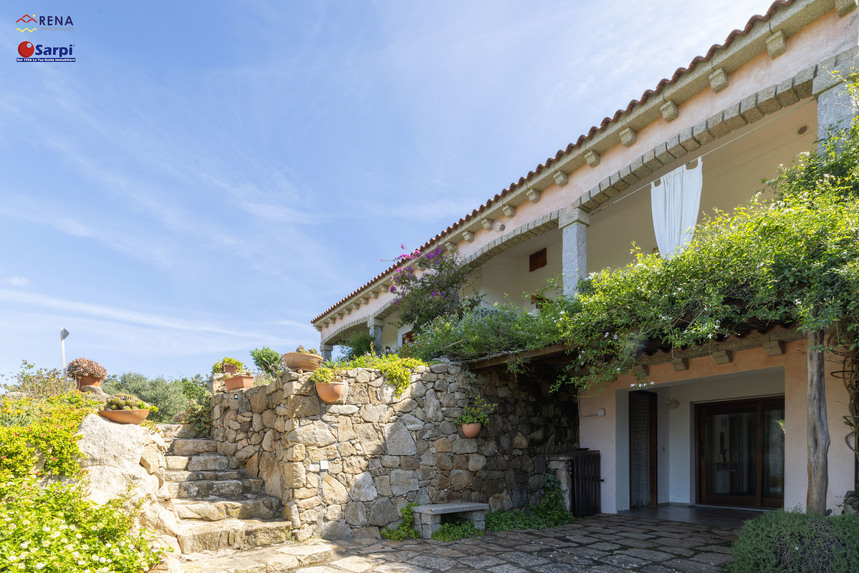 Villa indipendente con giardino e splendida vista mare – Palau