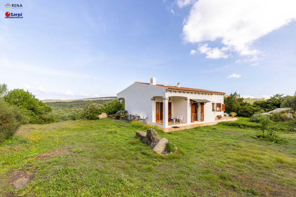 Villa indipendente con giardino e splendida vista mare – Palau