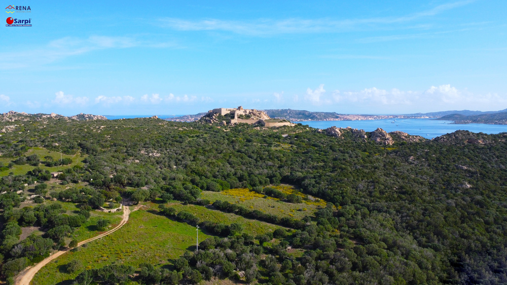 Villa indipendente con giardino e splendida vista mare – Palau