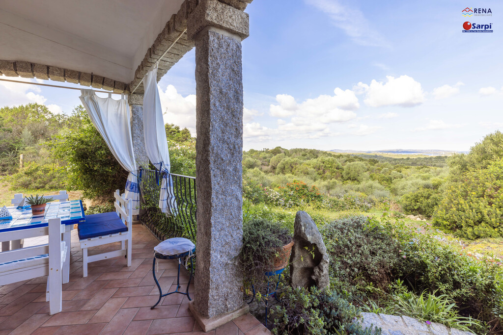 Villa indipendente con giardino e splendida vista mare – Palau