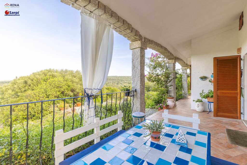 Villa indipendente con giardino e splendida vista mare – Palau