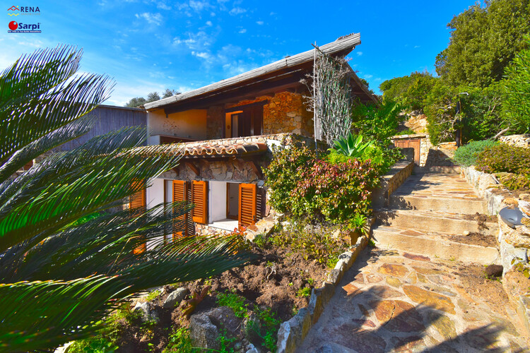 Bellissima villa con giardino e vista mare – Valle Dell’Erica Bellissima villa con giardino e vista mare – Valle Dell’Erica
