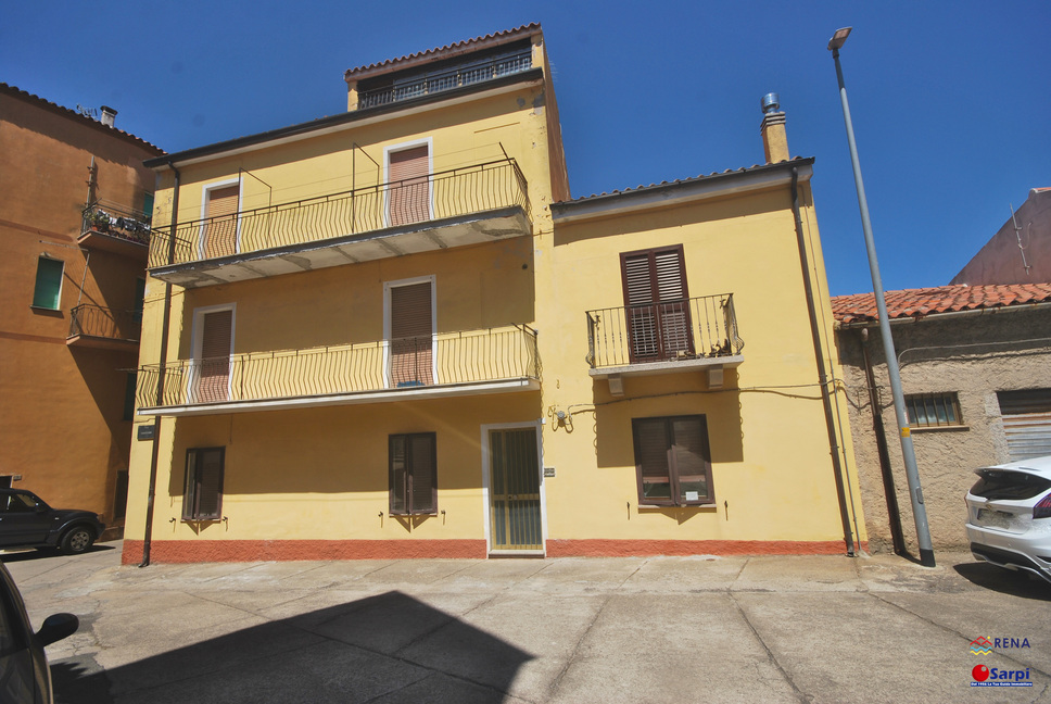 Appartamento in zona centrale da ristrutturare – Tempio Pausania Appartamento in zona centrale da ristrutturare – Tempio Pausania