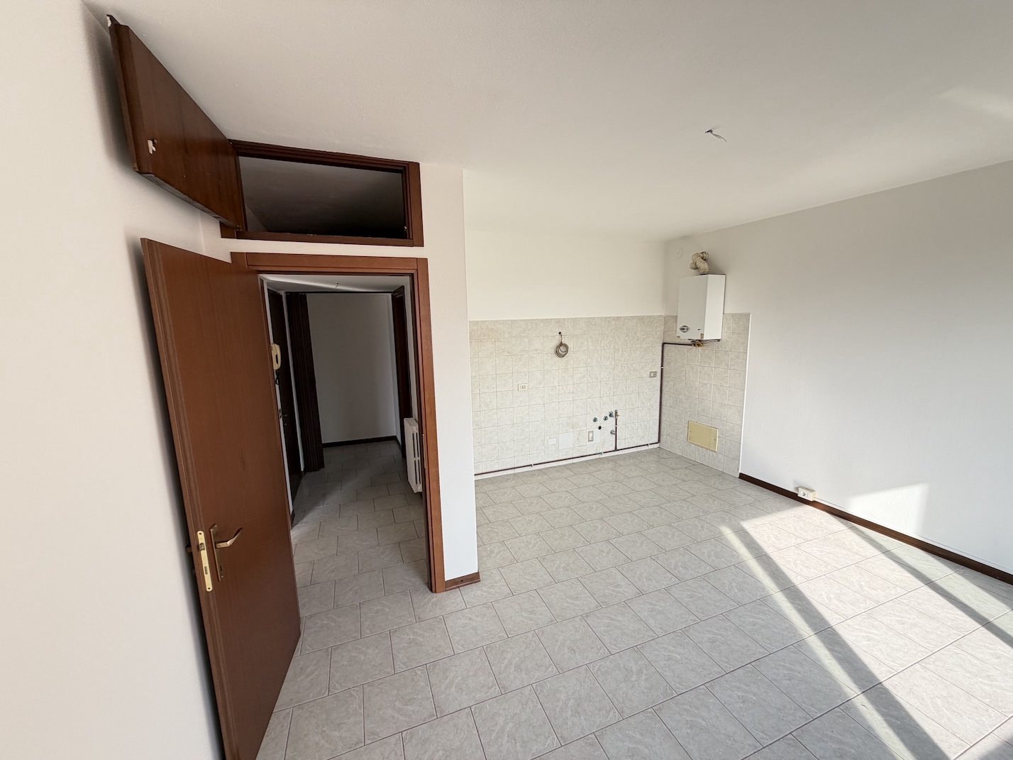 Ampio bilocale in vendita a Quinto Romano, Milano. Ampio bilocale in vendita a Quinto Romano, Milano.