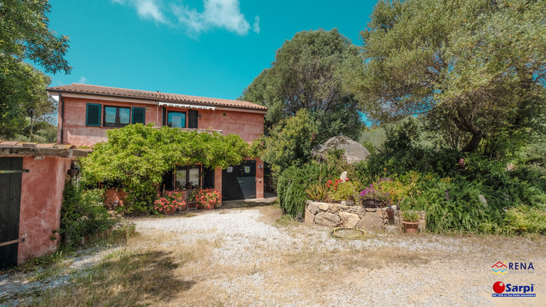 Casa indipendente con dependance e giardino – Luogosanto