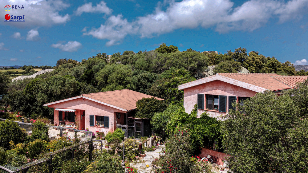 Casa indipendente con dependance e giardino – Luogosanto
